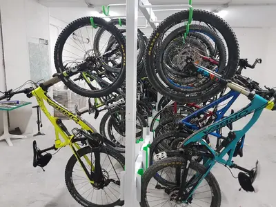 Montar en bicicleta en Apartamentos Dos Ríos Ainsa o alrededores