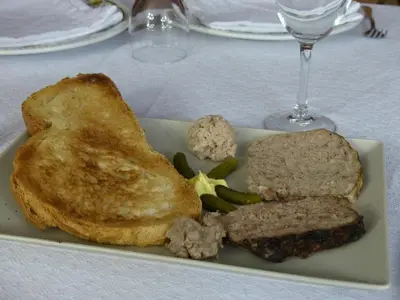 Comida en o cerca de este hostal o pensión