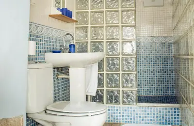 Un baño de Lo Raconet de la Plaça
