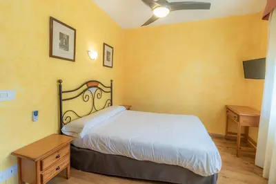 Cama o camas de una habitación en HOSTAL RIO ARA BELLOSTA by Vivere Stays
