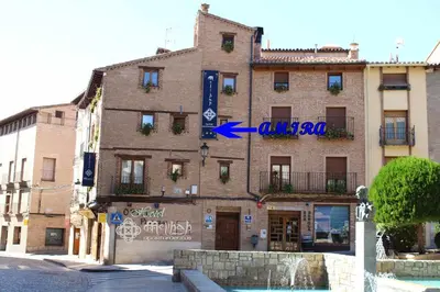 Edificio en el que se encuentra el apartahotel