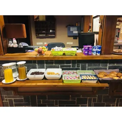 Comida en o cerca de este apartahotel
