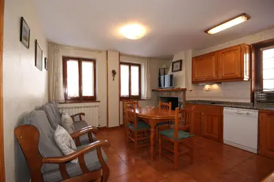 Una cocina o zona de cocina en Hotel Seixes y Apartamento Bagergue