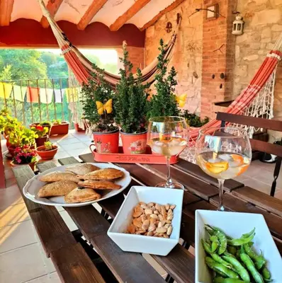 Comida en o cerca of this country house