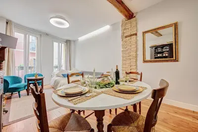 Zona de estar de Heart of Pamplona Apartments IV by clabao