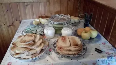 Comida en o cerca of this country house