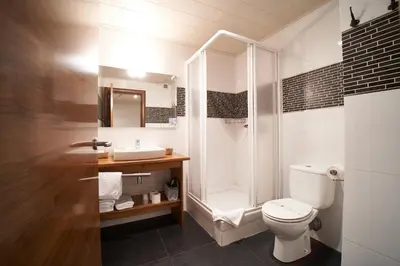 Un baño de Hostau Era Claverola