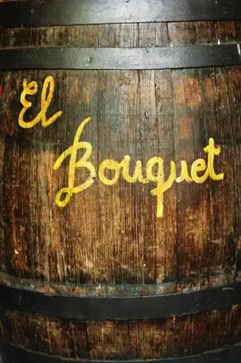 Certificado, premio, señal o documento que está expuesto en El Bouquet
