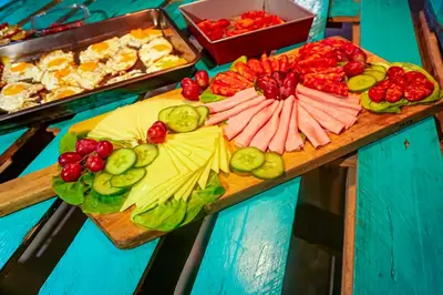 Comida en o cerca de este camping