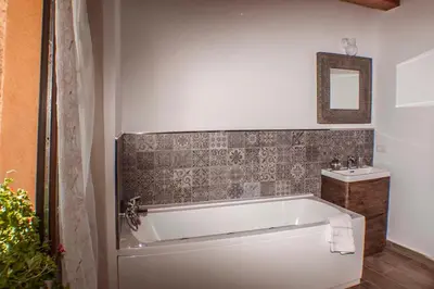 Un baño de Cal Pastisser de Taús