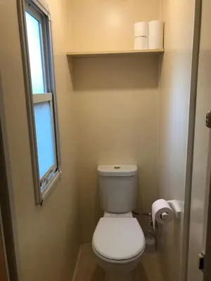 Un baño de Camping Fayón Fishing