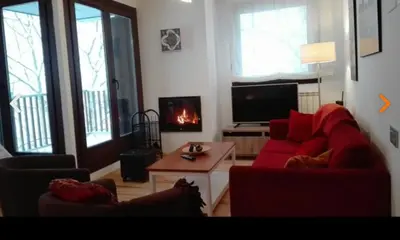 Una televisión o centro de entretenimiento en Pleta del Mon