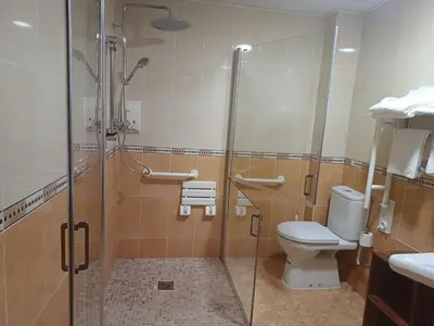 Un baño de Hostal Restaurante El Castillo