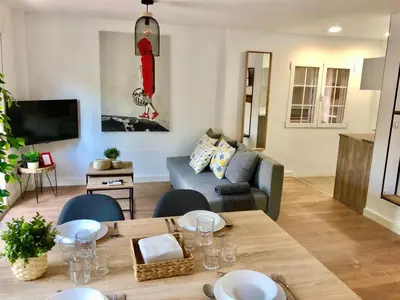 Una televisión o centro de entretenimiento en Apartamento Centrico - Casta Alvarez