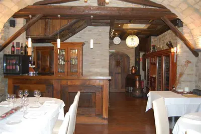 Un restaurante o sitio para comer en Hotel Rural Bidean