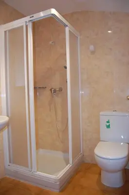 Un baño de Hostal Paris