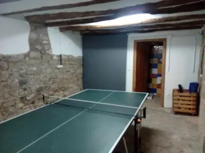 Instalaciones para jugar al ping pong en CA L'AVIADOR o alrededores