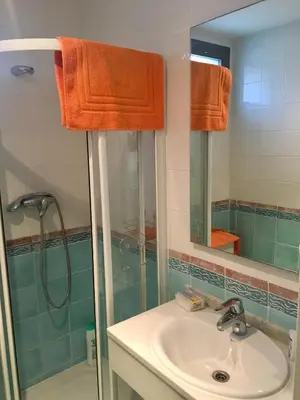 Un baño de Apartamento esquí y golf Las Margas