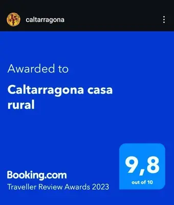 Certificado, premio, señal o documento que está expuesto en Caltarragona casa rural