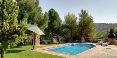 Piscina en o cerca de Casa con vistas al lago y con piscina - Casó Nou
