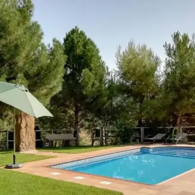 Casa con vistas al lago y con piscina - Casó Nou