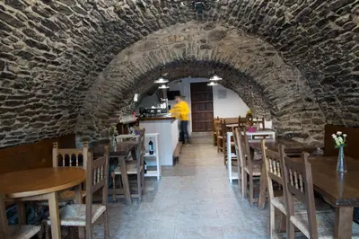 Un restaurante o sitio para comer en Apartamentos Casa Ruben