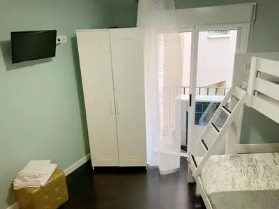 Una televisión o centro de entretenimiento en Apto Arima Centro Histórico