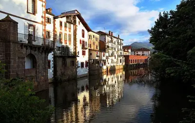Vista de un río cerca de este apartamento