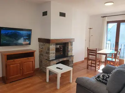 Una televisión o centro de entretenimiento en Hostal Apolo XI