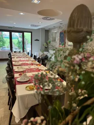 Un restaurante o sitio para comer en Hotel Palacio del Obispo