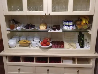 Comida en o cerca de este hotel