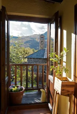 Vista general de una montaña o vista desde la casa o chalet