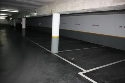 Instalaciones para jugar a tenis o squash en Hotel Remigio o alrededores
