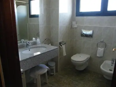 Un baño de Hotel Magallón