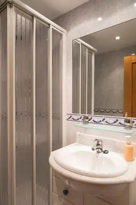 Un baño de Apartamento en Benasque Casa Siñantonio - InmoCyma