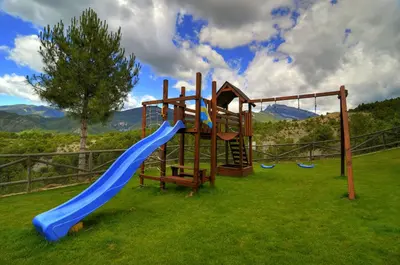 Zona de juegos infantil en Casas Ordesa y Casa Altemir