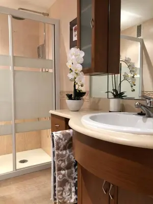 Un baño de Mundo-Abeona
