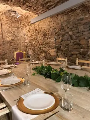 Un restaurante o sitio para comer en Hotel Secrets Priorat