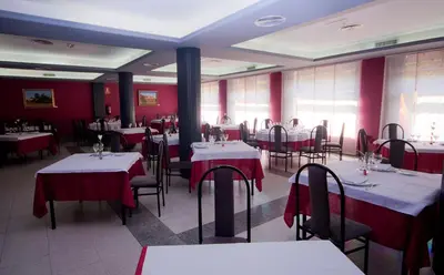Un restaurante o sitio para comer en Hotel Fornos