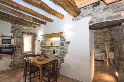 Una cocina o zona de cocina en Casa rural La Masadría