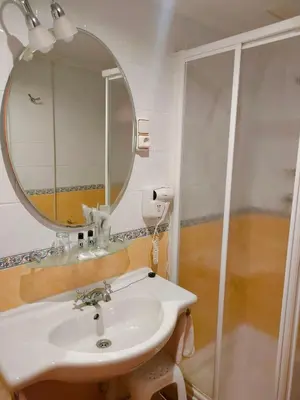Un baño de Hostal Las Grullas