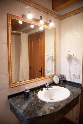 Un baño de Turisme Rural Lo Pallé de Cal Bosch