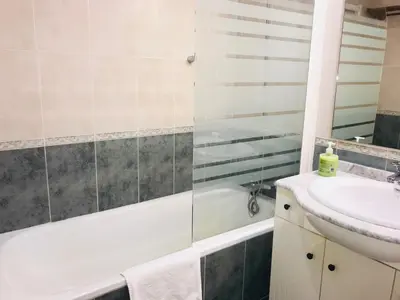 Un baño de BPIRINEOS-Las Plazas