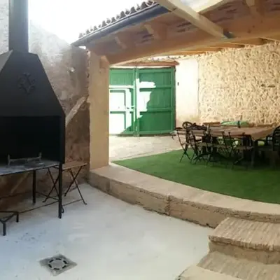 Casa rural L´Amparo -3 espigas- Categoría superior-15 personas