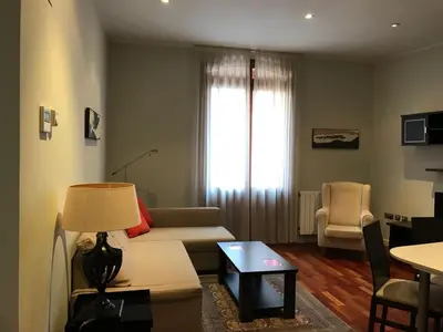 Una televisión o centro de entretenimiento en VTZ El Balcón de Rey Alfonso II
