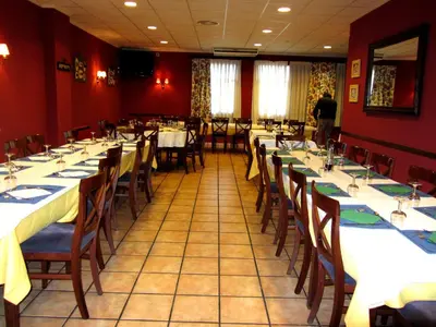 Un restaurante o sitio para comer en Hotel Villa de Utrillas