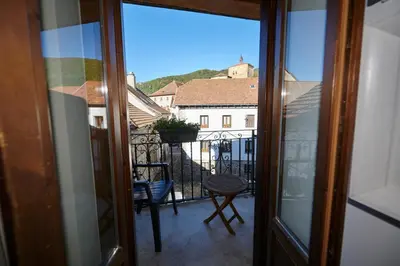 Un balcón o terraza de Hostal Lola