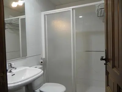 Un baño de Turismo Rural Santa Lucia