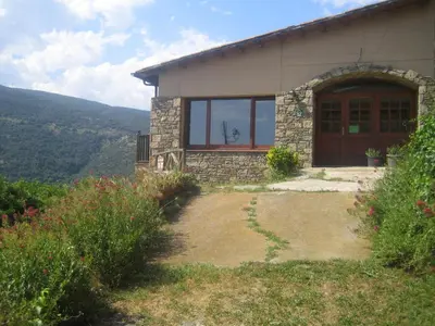Vista general de una montaña o vista desde the country house