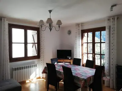 Una televisión o centro de entretenimiento en Edelweiss